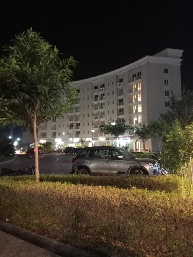 Apartament Omaxe Krishna Aavas Vrindāvan Zewnętrze zdjęcie