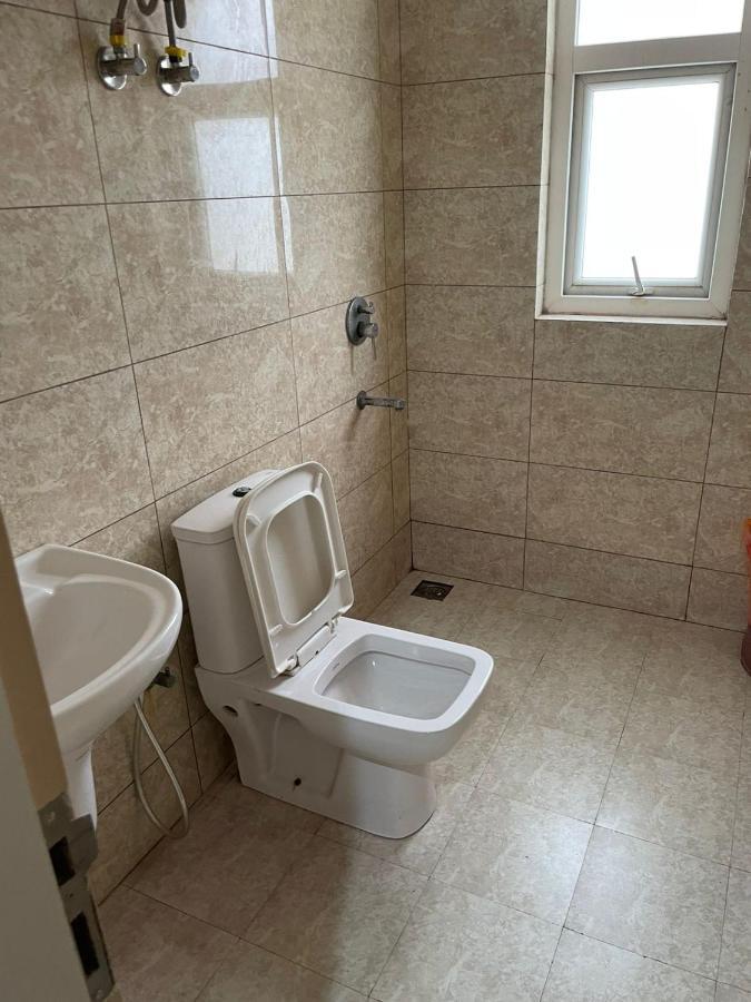 Apartament Omaxe Krishna Aavas Vrindāvan Zewnętrze zdjęcie